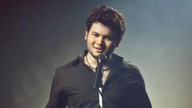 Ridho Rhoma Isi Ramadan dengan Mengajar Anak Jalanan