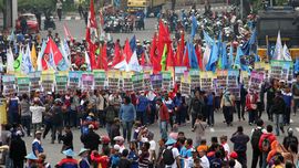Pimpinan DPR-MPR Rayakan Hari Buruh Sedunia di Senayan