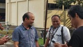 Penyidik KPK Novel Baswedan tiba di Mabes Polri, Jakarta, Sabtu sore (2/5), setelah Jumat petang kemarin (1/5) dibawa ke Bengkulu untuk melakukan rekonstruksi perkara. Novel dikembalikan ke KPK. (CNN Indonesia/Adhi Wicaksono)
