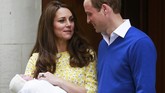Raut wajah Pangeran William dan Kate Middleton memancarkan suka cita. Keduanya baru saja dikarunia bayi perempuan (2/5). Sebelumnya, calon pewaris takhta Inggris ini telah dikaruniai anak laki-laki, Pangeran George, yang akan genap berusia dua tahun pada 22 Juli mendatang.