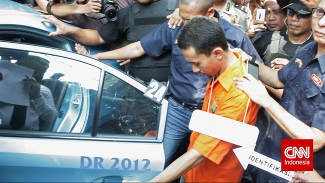 Pembunuh Tata Chubby Rekonstruksi Buang Kunci di Cawang