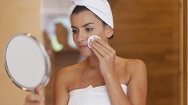 6 Kebiasaan Rutin Pemilik Kulit Cantik
