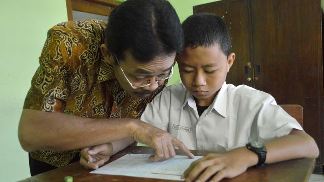 Cara Tepat untuk Guru Jelaskan Aksi Terorisme
