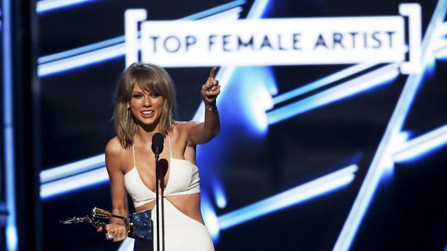 Taylor Swift 'Incar' Zac Efron, Calvin Harris 'Kencani' JLo
