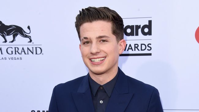 charlie puth ke indonesia charlie puth lain di karpet merah lain pula di konser charlie puth ke indonesia charlie puth lain di karpet merah lain pula di konser