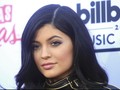 Stres Akibat Terkenal, Kylie Jenner Ingin Tinggal di Kampung