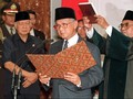 Terbang dari Jerman untuk Menemui Soeharto, Habibie Ditolak