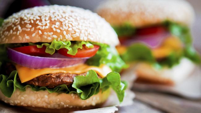 Burger Pelangi 'Warnai' Dunia Kuliner