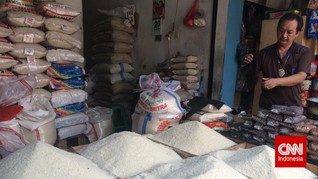 Bulog Masih Simpan 900 Ribu Ton Beras Sisa Impor 2017