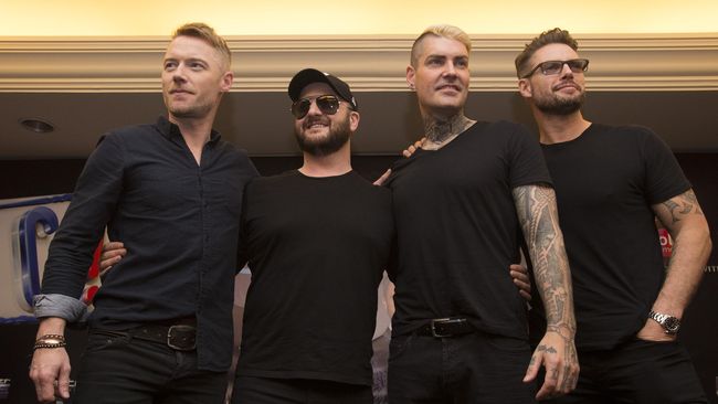 Penonton Konser Boyzone Ingin Stephen Gately Hadir