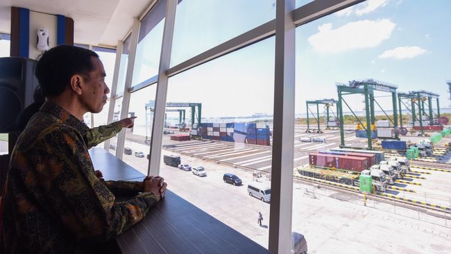 3 Tahun Jokowi: Tol Laut Diklaim Tekan Disparitas Harga