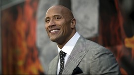 The Rock Resmi Nikahi Lauren Hashian