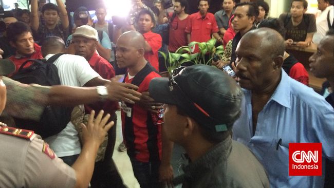 Sekum Persipura Ingin Menpora Buktikan Janji Soal Sanksi FIFA