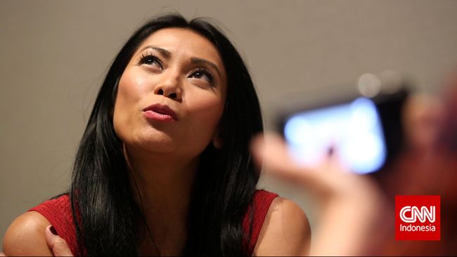 Menjuri Miss France 2016, Anggun Tetap Banggakan Indonesia
