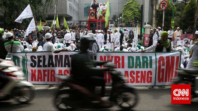 Ulah Pedemo Ahok: Maki Staf 'Cecunguk', Ancam Bakar Gedung