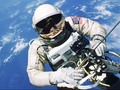 NASA Eksplorasi Antariksa dengan Kacamata Hologram