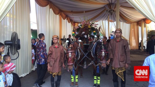 Keluarga Jokowi Gelar Syukuran 7 Bulanan Calon Cucu di Solo
