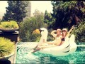 Taylor Swift Disebut Perlakukan Calvin Harris dengan Brutal