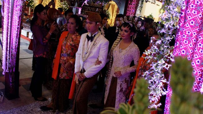 Prosesi Adat Jawa yang Dijalani Gibran-Selvi Pasca Ijab Kabul