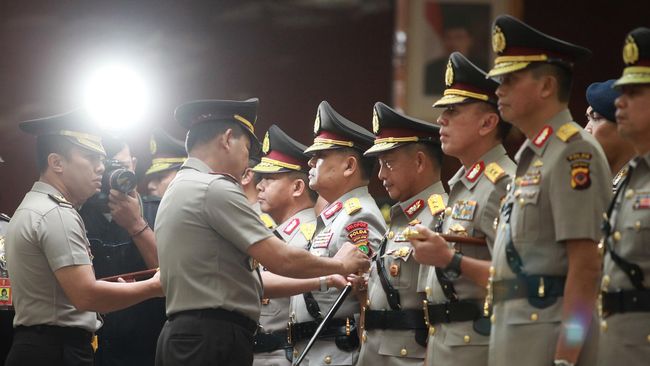 Barisan Jenderal  Bintang  Tiga di Bursa Pengganti Badrodin