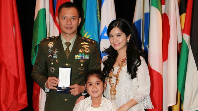 Putra Sulung SBY Raih Dua Gelar di AS dengan IPK 4