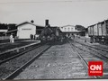 Stasiun Terkuno Indonesia, 'Digerogoti' Rumah-Rumah Penduduk