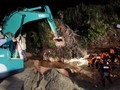 Dua Orang Diduga Masih Tertimbun Tebing Batu Gunungkidul