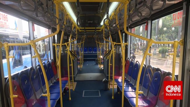 Ahok Siapkan Bus Asal Swedia Pengganti Metromini