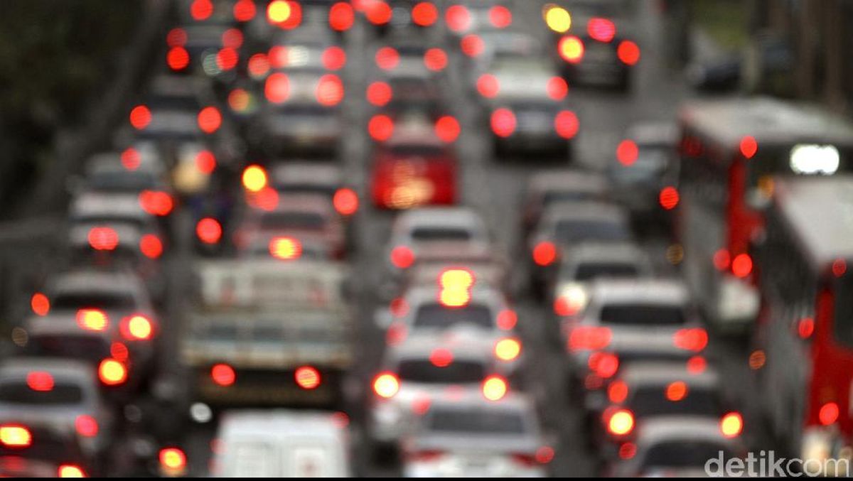 Tol Arah Jakarta Macet di Sejumlah Titik Pagi Ini — NadiKabar.com