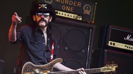 Lemmy Terkejut Setelah Melihat Bentuk Vibrator 'Motorhead'
