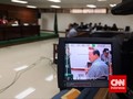 Istri-Anak Tangisi Vonis Bui Satu Dekade Sutan Bhatoegana