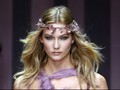 Karlie Kloss Pilih Jadi Feminis ketimbang 'Bidadari'