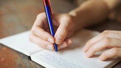 Apa Itu Personal Letter Bahasa Inggris? Ini Penjelasan dan Tips Membuatnya