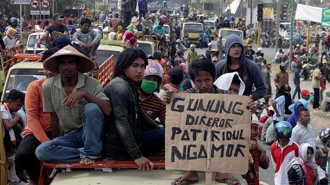 Tolak Pabrik Semen, Warga Pati Aksi Jalan Kaki ke Semarang