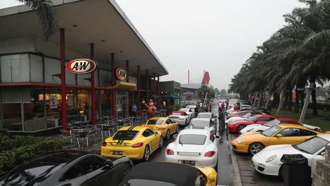Porsche Klaim Penjualan Semester I Naik 108 Persen