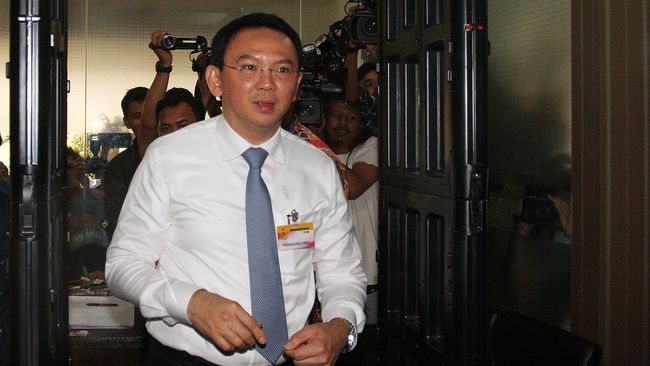 Ahok Kritisi Masa Tunggu Haji Jakarta 17 Tahun