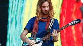 Lady Gaga Sebut Kevin Parker 'Tame Impala' Musisi Jenius