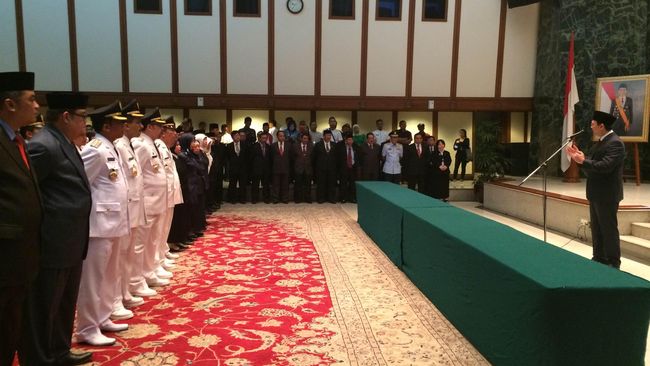 Ahok Lebih Suka Pejabat Berani daripada Pintar