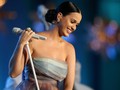 Katy Perry Jadi Sinterklas Demi Korban Kebakaran