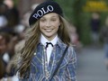 Penari Cilik Sia Kini Jadi Bintang di Atas Catwalk