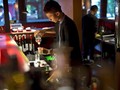 Panduan Menenggak Alkohol Agar Tak Kelewat Batas