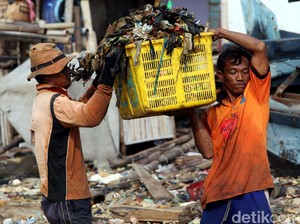 Petugas Angkut Sampah di Medan Polonia Ngeluh Tak Diberi Uang Minyak 7 Bulan