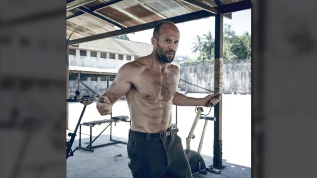 Jason Statham Siap Hadapi Teror Hiu Lagi di Sekuel 'The Meg'