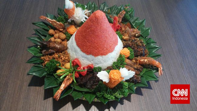 Merayakan Hari Kemerdekaan dengan Nasi  Tumpeng  Merah  Putih 