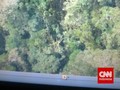 Tempuh Jalur Darat, Tim Evakuasi Gotong Jasad Korban Trigana