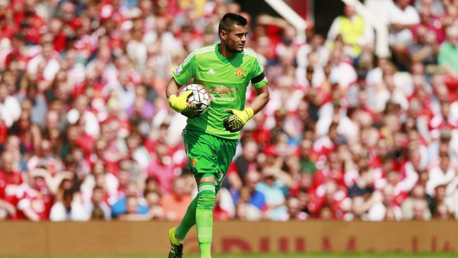 Romero Kaget Jadi Kiper Pertama Manunited