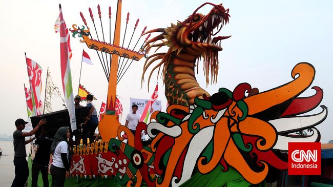 Meriam Pengusir Kuntilanak di Festival Karnaval Khatulistiwa