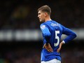Bek Legendaris Arsenal: Stones Masih Bayi