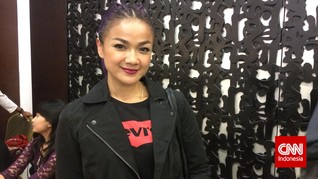 Diminta Anak, Nirina Warnai Rambut Seperti 'My Little Pony'