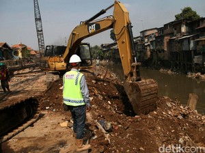 Cegah Banjir Bogor-Jakarta, Bangunan di Daerah Aliran Sungai Dibongkar